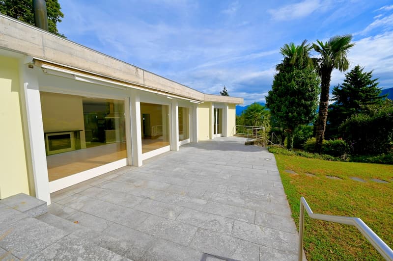 Villa con Piscina e Vista sul Lago di Lugano e Montagne Corcostastanti (5)