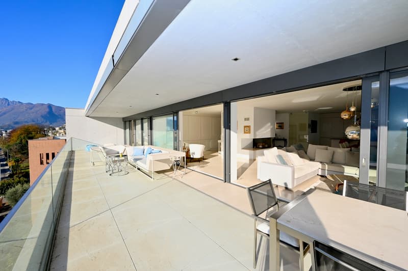 Casa di Vacanza: Attico Duplex di Design con Vista Lago Mozzafiato (4)