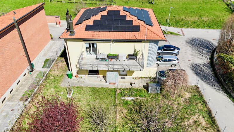 Luminoso Appartamento con Giardino Privato in Casa Bifamiliare (2)