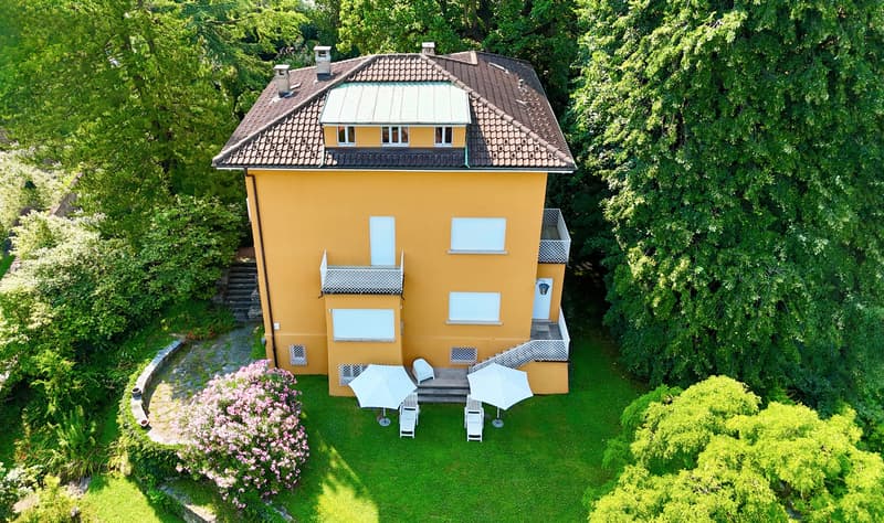 Villa di Prestigio con Splendido Parco vicino al centro di Lugano (1)