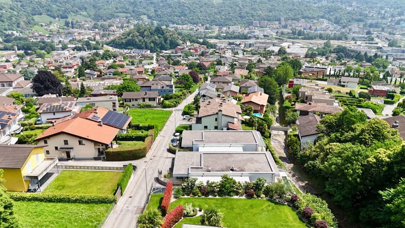 Villa in Posizione Panoramica: Prezzo Trattabile - si Valutano Offerte (4)