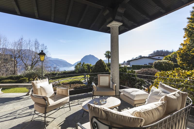 Villa di Lusso a Lugano in Vendita - Vista Lago, Giardino e Piscina (6)