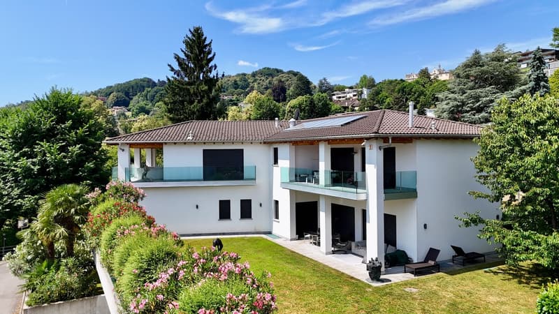 Villa di Pregio con Piscina e SPA, 400 m dalla scuola TASIS (2)