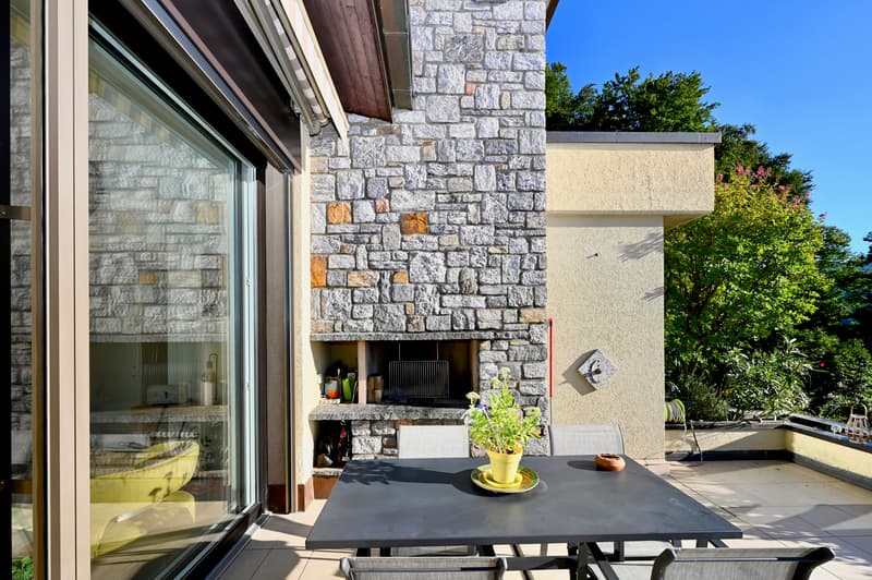 Elegante Attico Duplex con Vista Spettacolare sul Lago di Lugano (5)