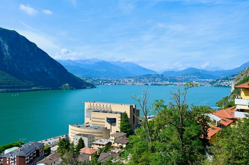 Villa with 2 Independent Apartments and Breathtaking Lake View at 180 Degrees (3)