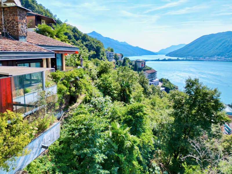 Villa with 2 Independent Apartments and Breathtaking Lake View at 180 Degrees (5)