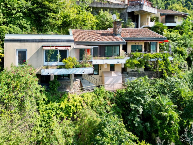 Villa with 2 Independent Apartments and Breathtaking Lake View at 180 Degrees (7)