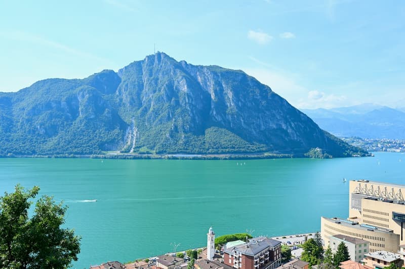 Villa with 2 Independent Apartments and Breathtaking Lake View at 180 Degrees (4)