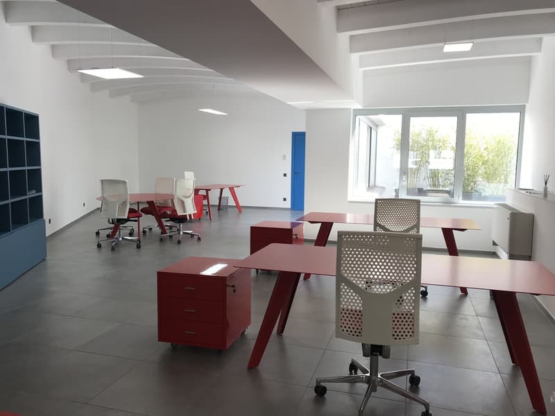 Ufficio di 330m2 - Ideale per Uso Proprio e/o Investimento a Reddito (2)