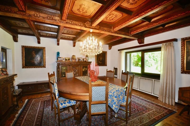 Villa in Stile Ticinese Immersa nel Verde con Privacy e Vista Lago (13)