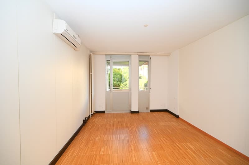Appartamento di 350 m2 fronte lago di Lugano in Central Park (12)