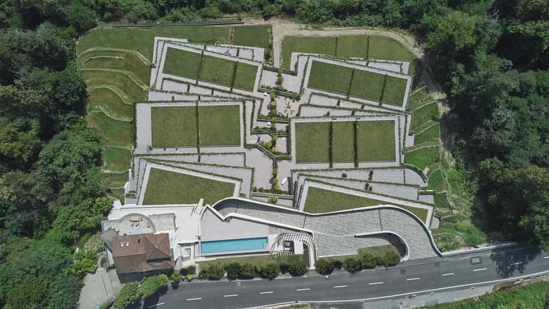 Moderno Appartamento con Ampia Terrazza e Giardino (2)