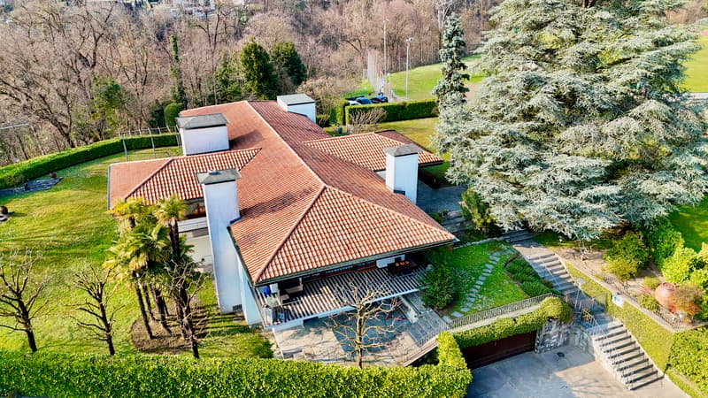 Prestigiosa Proprietà con Grande Giardino e Forte Potenziale a Vacallo (3)