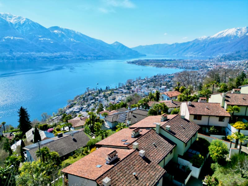 Casa a schiera con vista lago, pace assoluta e piscina comunitaria (3)
