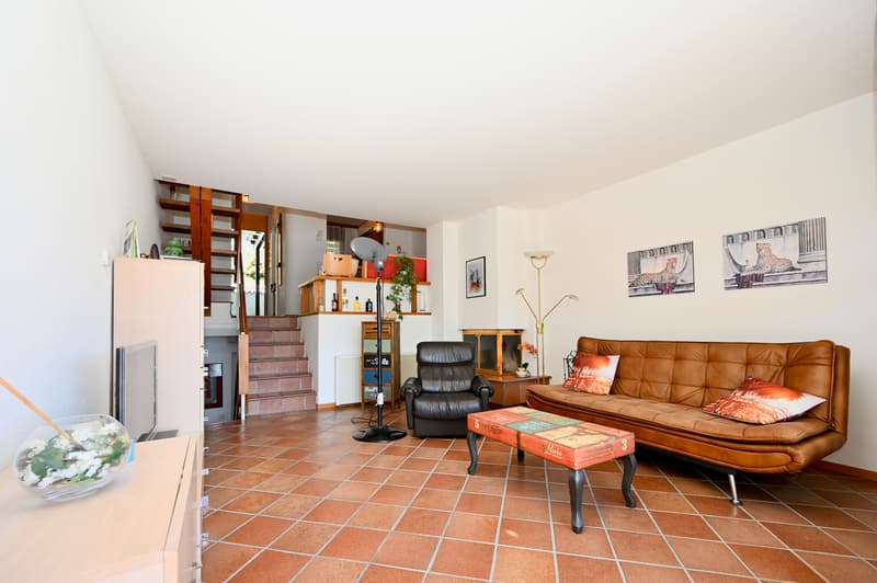 Casa a schiera con vista lago, pace assoluta e piscina comunitaria (7)