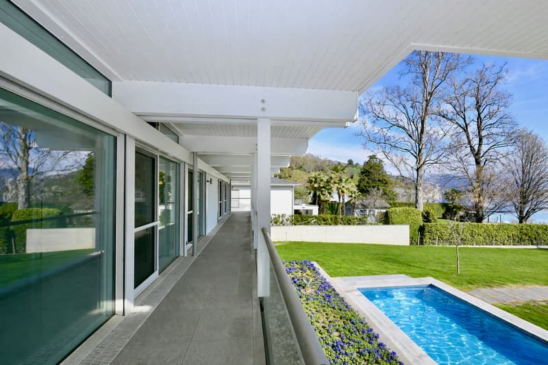 Esclusiva Villa di Lusso fronte Lago di Lugano con Darsena Privata (7)