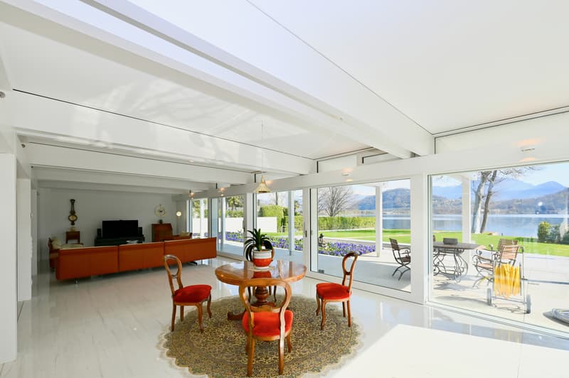 Esclusiva Villa di Lusso fronte Lago di Lugano con Darsena Privata (9)
