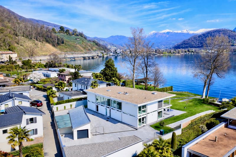 Esclusiva Villa di Lusso fronte Lago di Lugano con Darsena Privata (2)