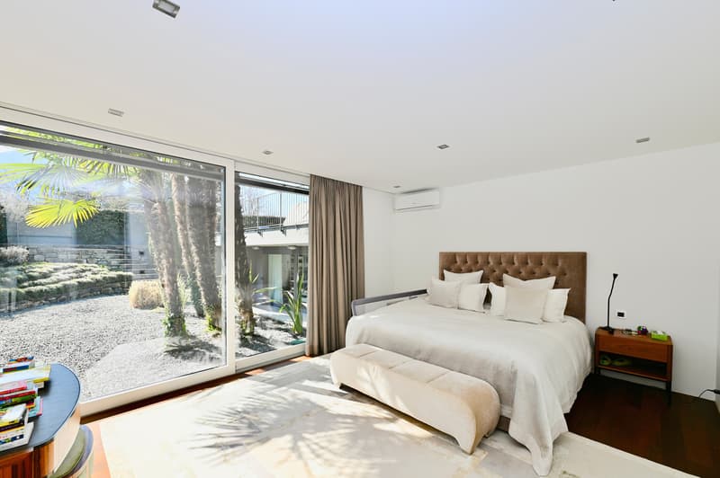 Esclusiva Villa di Design immersa nel Verde a Pochi Minuti da Lugano (13)