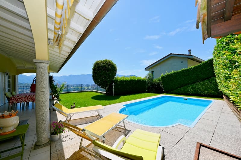 Elegante Villa Bifamiliare con Vista Panoramica - Prezzo Trattabile (3)