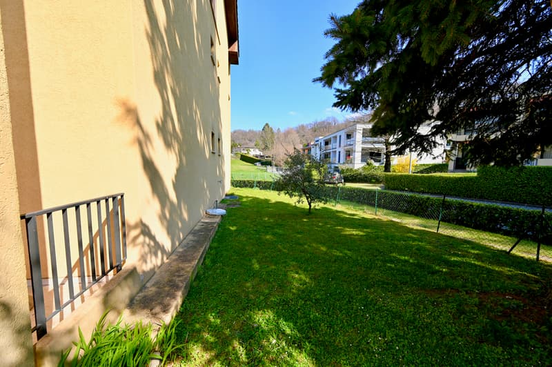 Luminoso Appartamento con Giardino Privato a Cureglia (10)