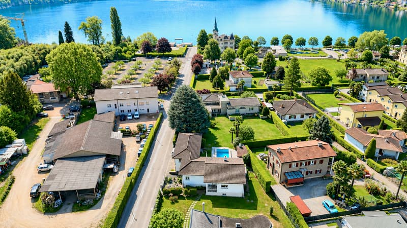 Villa unifamiliare con piscina e giardino a pochi passi dal lago di Lugano (1)