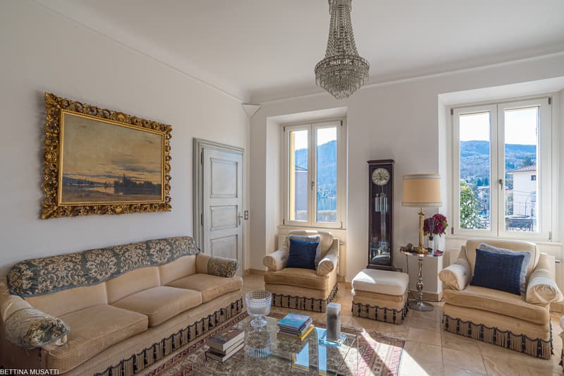 Prestigious 19th-century Villa Borghese with lake view in Ponte Tresa (10)