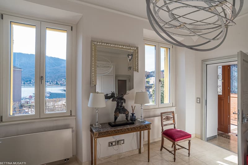 Prestigious 19th-century Villa Borghese with lake view in Ponte Tresa (13)