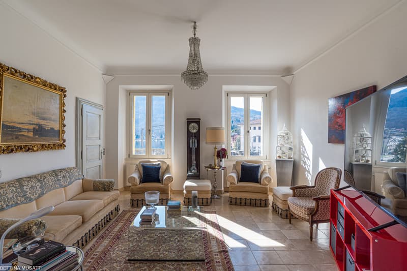 Prestigious 19th-century Villa Borghese with lake view in Ponte Tresa (9)