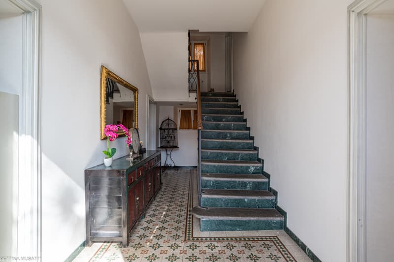 Prestigious 19th-century Villa Borghese with lake view in Ponte Tresa (11)