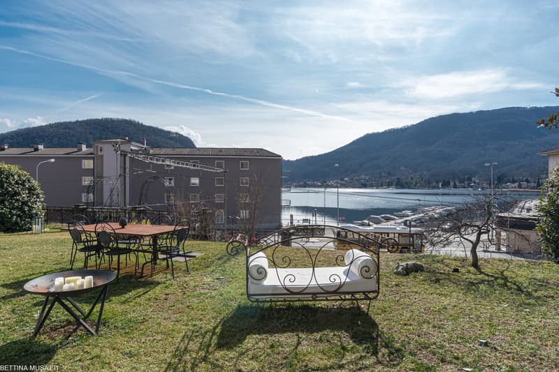 Prestigious 19th-century Villa Borghese with lake view in Ponte Tresa (7)
