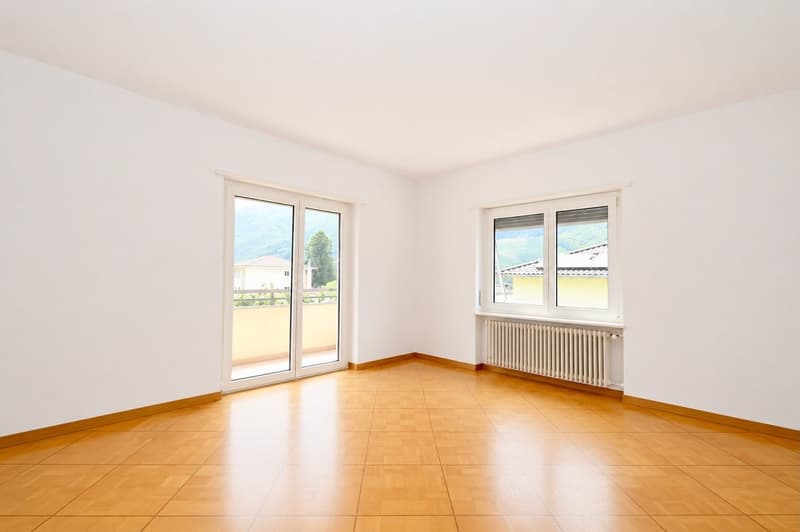 Proprietà con 3 Appartamenti e Potenziale Edificatorio (13)