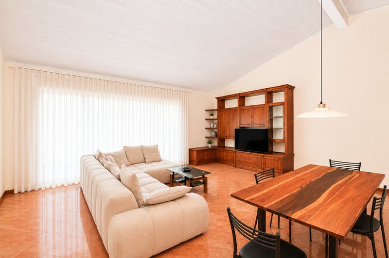 Proprietà con 3 Appartamenti e Potenziale Edificatorio (6)