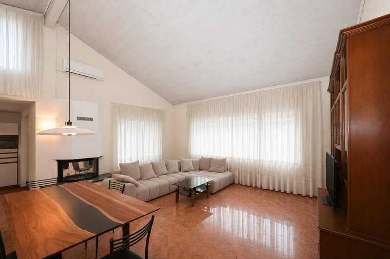 Proprietà con 3 Appartamenti e Potenziale Edificatorio (7)
