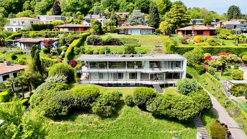 Elegant Modern Villa Surrounded by Greenery with Panoramic View of Lake Lugano (2)