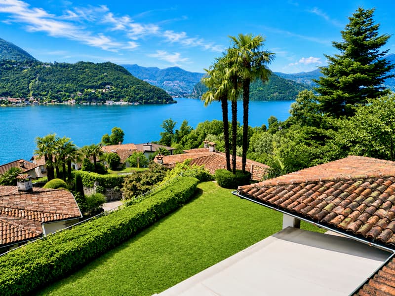 Villa di Lusso con Piscina e Vista Mozzafiato sul Lago di Lugo (1)