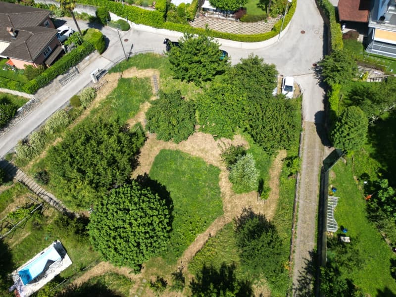 Buildable Land in Lugano-Pazzallo: Quiet and Well-Connected Area (4)