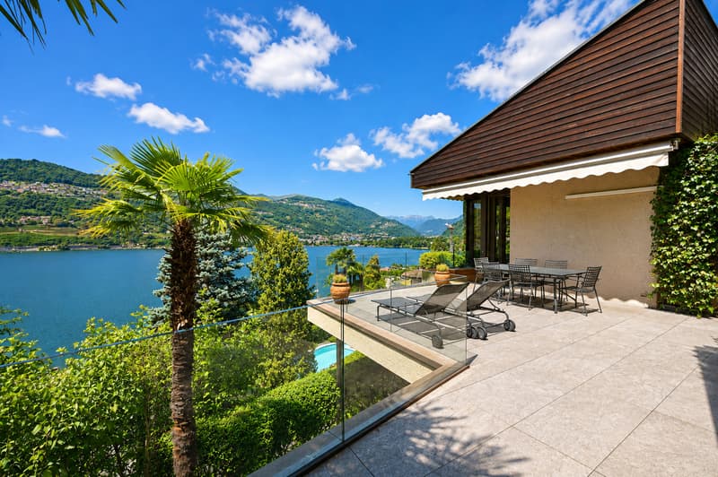 Prestigiosa Villa con Panoramica Vista Lago e Darsena Privata (6)