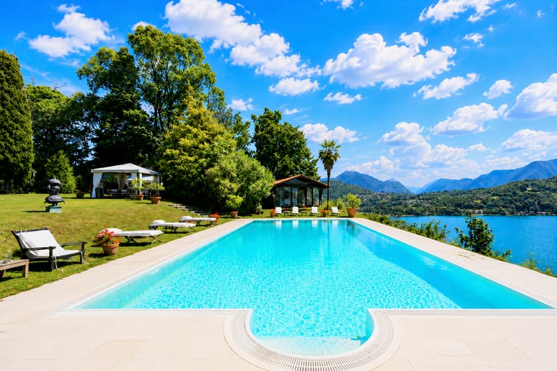 Eleganza Senza Tempo: Tenuta Storica Sospesa tra Lago, Vigneti e Cielo (1)