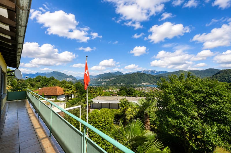 Oasi di Tranquillità con Ampio Giardino, Piscina e Vista lago (6)