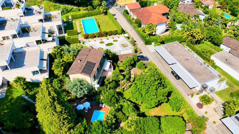 Oasi di Tranquillità con Ampio Giardino, Piscina e Vista lago (5)