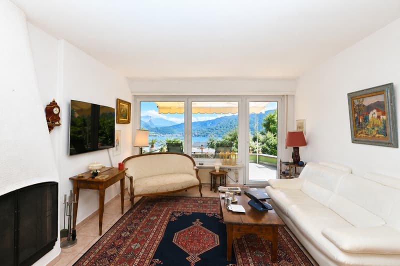 Oasi di Tranquillità con Ampio Giardino, Piscina e Vista lago (9)