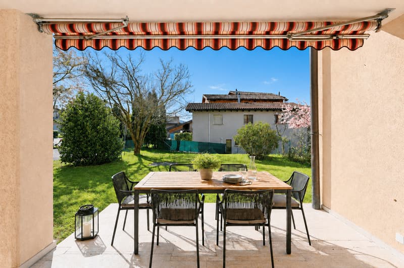 Luminoso Appartamento con Giardino Privato a Cureglia (2)