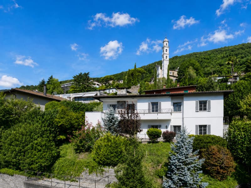 Villa Panoramica con Splendida Vista Lago di Lugano a Morcote (3)