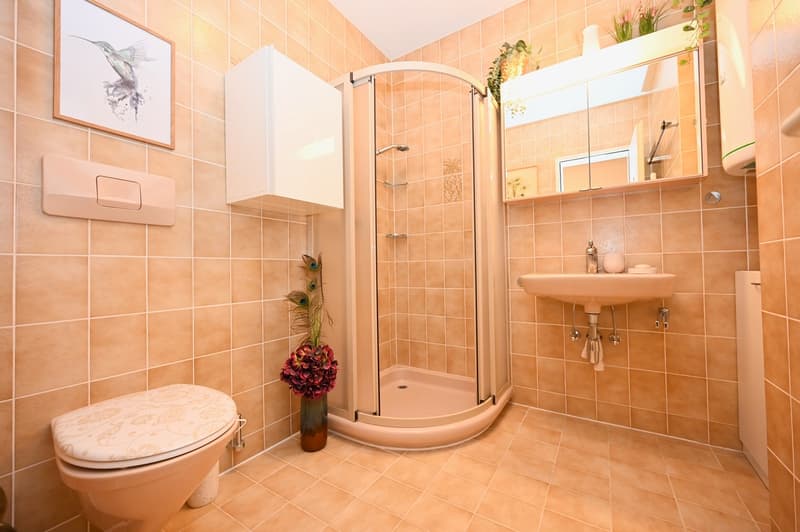 Mediterrane Ferienwohnung mit Seeblick und Aussenpool (12)
