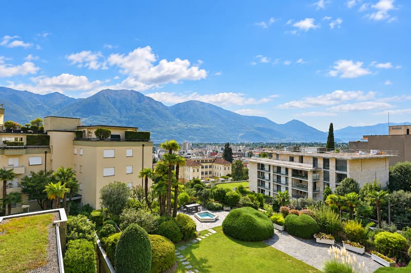 Ihr Rückzugsort über Locarno: freie Aussicht,grosser Balkon, Hallenbad (3)