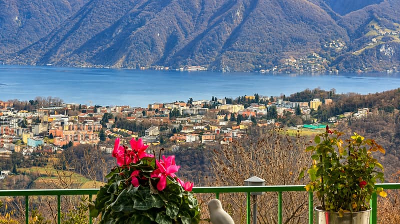 Villa d'Autore: vista golfo Lugano e Agno. Sito altamente energetico (8)