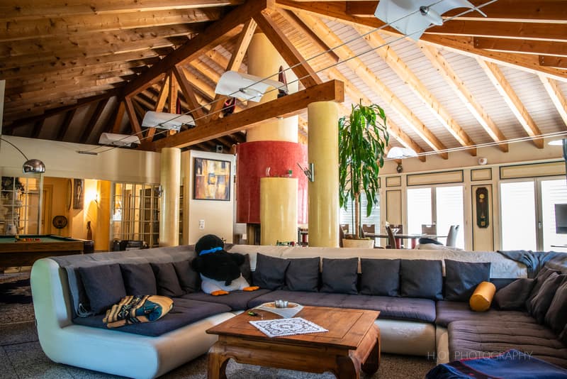 Esclusiva villa con piscina, giardino e panorama sulle montagne (11)