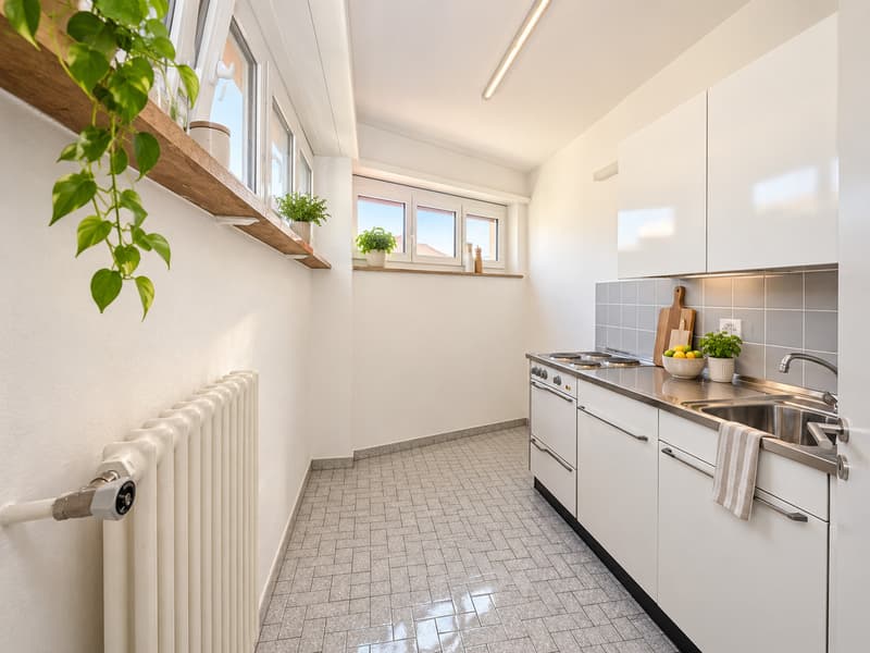 RESIDENZA PRIMARIA - Posizione centrale - 75 m dal lago - 2 balconi (9)