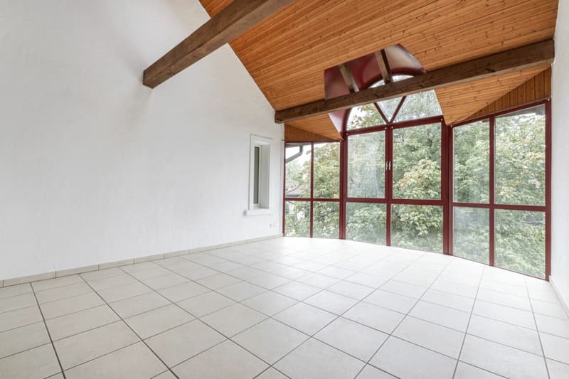 Appartement unique et lumineux avec plan d'étage individuel et deux balcons (3)